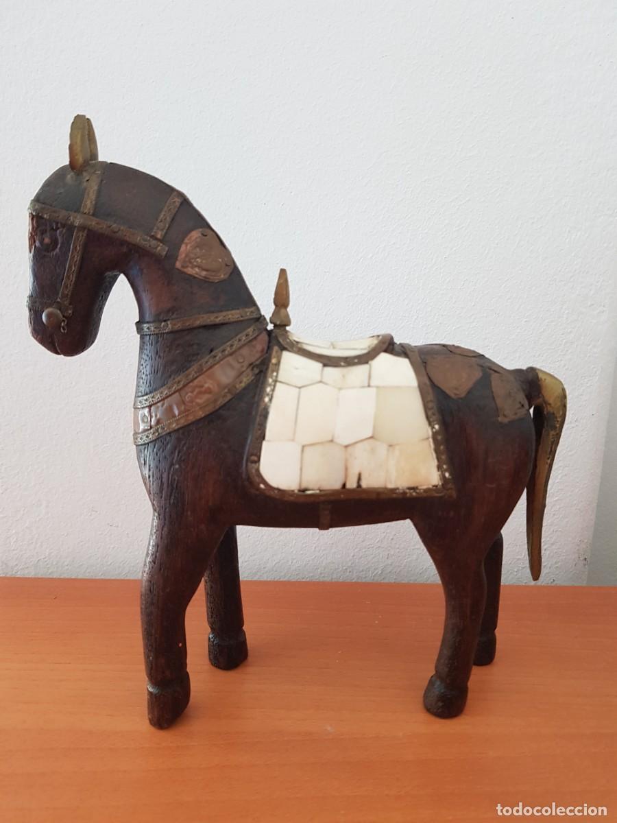 Antig&uuml;edades: CABALLO DE MADERA ANTIGUO - Foto 2