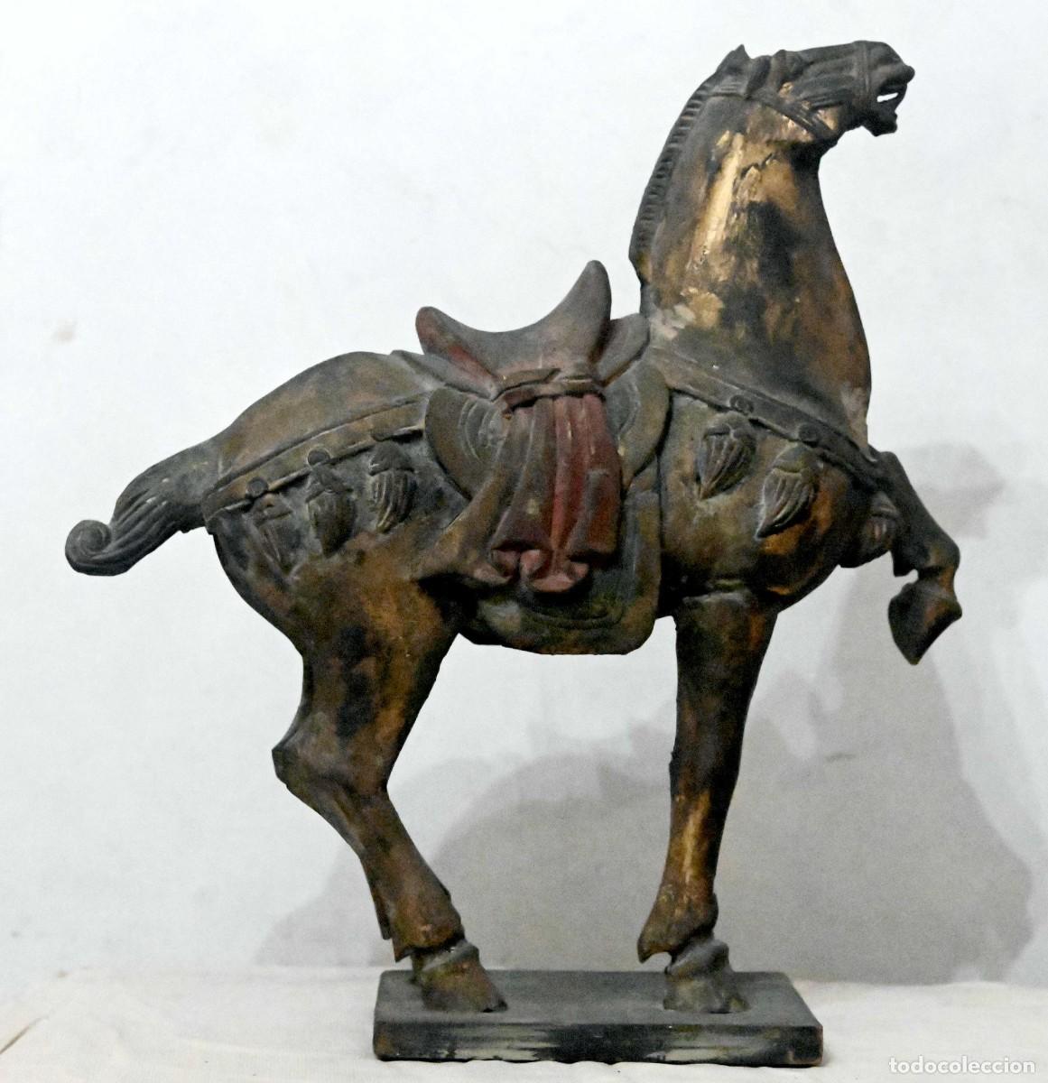 Antig&uuml;edades: Caballo chino de madera pintada - Foto 1