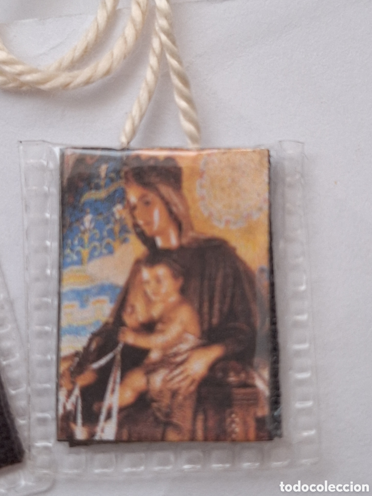 Antig&uuml;edades: Pequen̈os escapularios virgen del Carmen - Foto 3