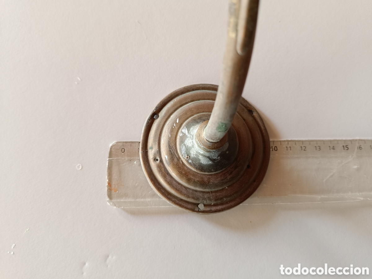 Antig&uuml;edades: Antiguo aplique de pared de lat&oacute;n. - Foto 5