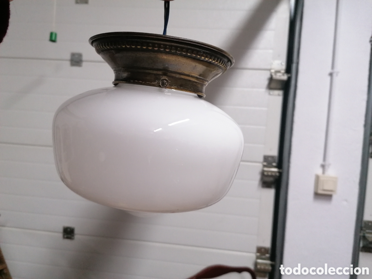 Antig&uuml;edades: L&aacute;mpara de techo art deco opalina - Foto 1