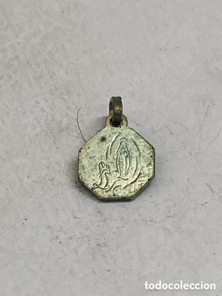 Antig&uuml;edades: Medalla de plata religiosa C419 - Foto 2