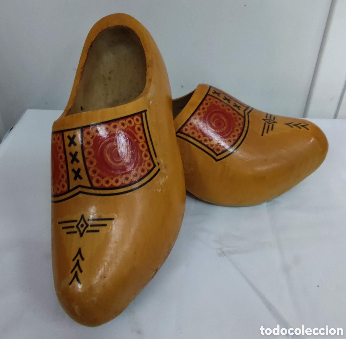 Antig&uuml;edades: ANTIGUOS ZUECOS DE MADERA - Foto 3