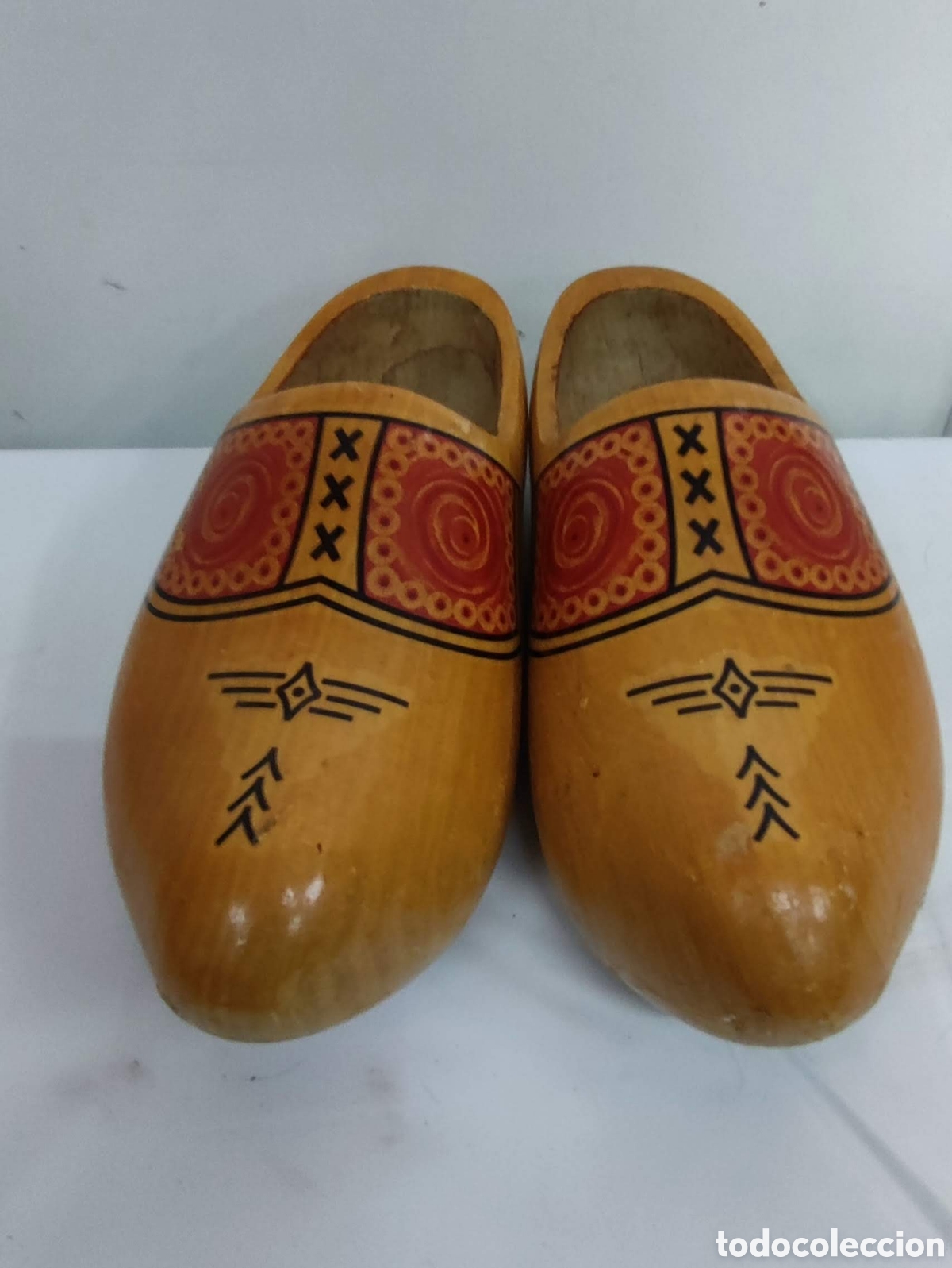 Antig&uuml;edades: ANTIGUOS ZUECOS DE MADERA - Foto 1
