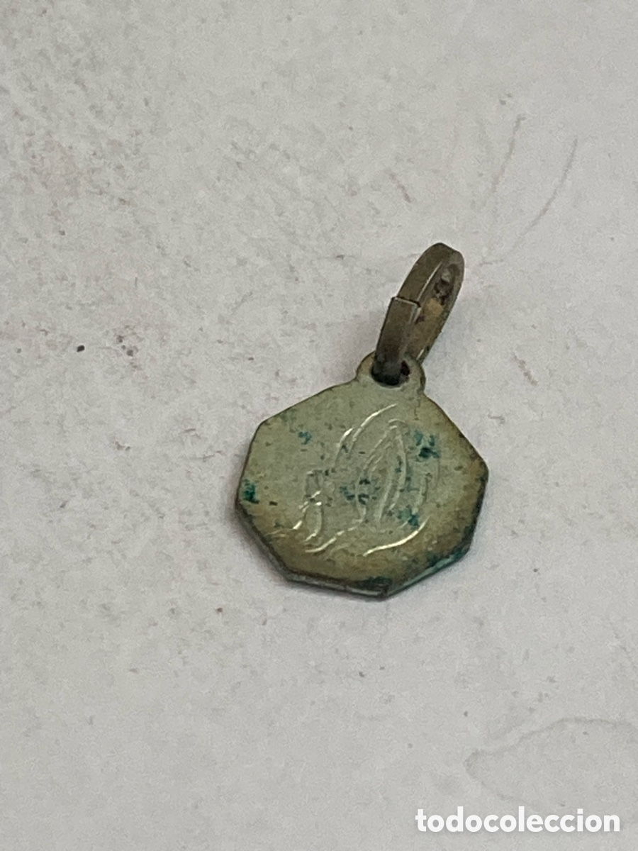 Antig&uuml;edades: Medalla de plata religiosa C419 - Foto 2