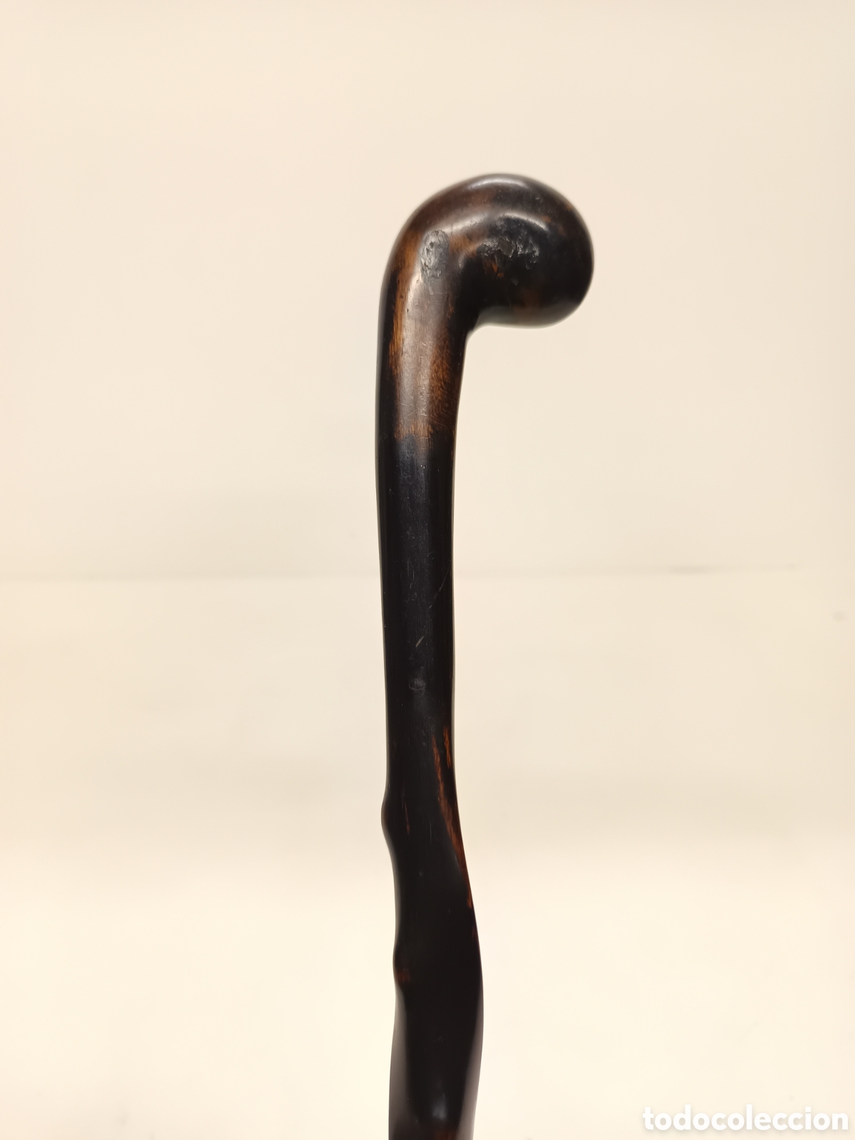 Antig&uuml;edades: Antiguo bast&oacute;n madera en espiral - Foto 1