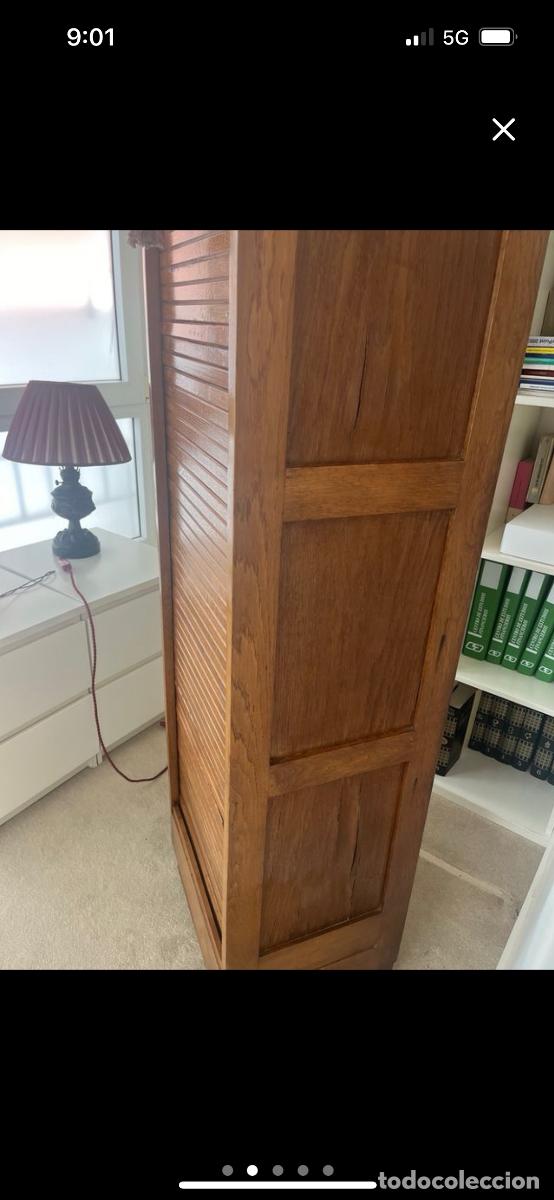 Antig&uuml;edades: Mueble de roble con persiana - Foto 3