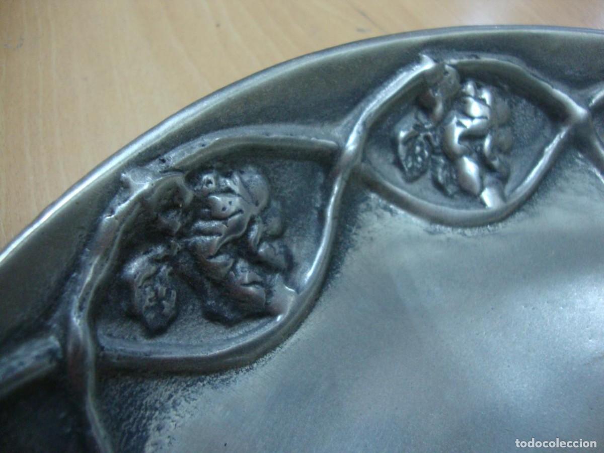 Antig&uuml;edades: PLATO DE ESTA&Ntilde;O CON SOPORTE DE 38 CM (44622) - Foto 5