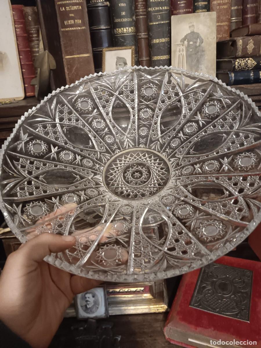 Antig&uuml;edades: Centro de mesa tallado en cristal con base de plata de ley - Foto 1