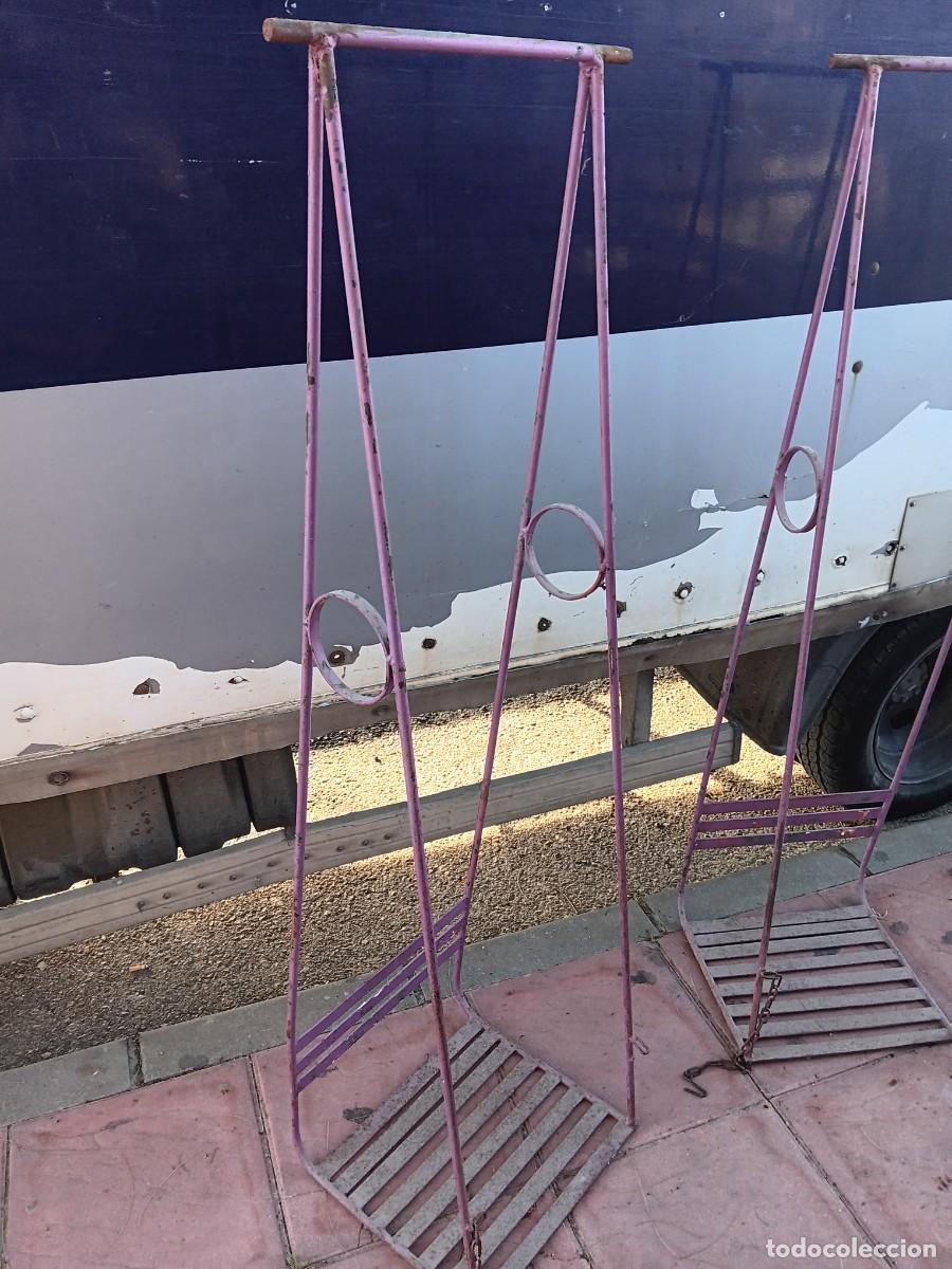 Antig&uuml;edades: Columpios antiguos de hierro - Foto 2