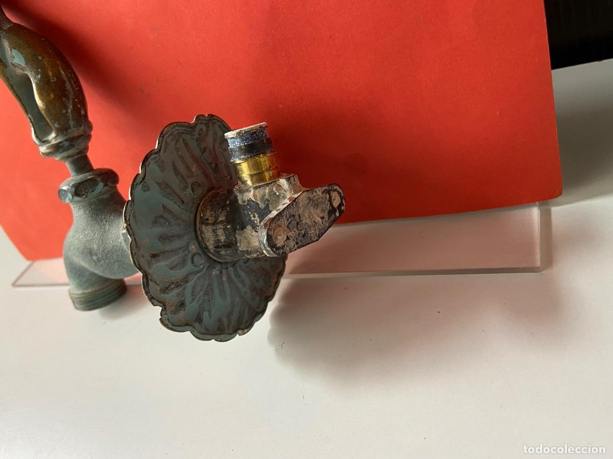 Antig&uuml;edades: 260-26. Grifo de bronce. Gato. Funciona.. - Foto 4