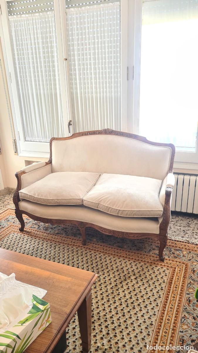 Antig&uuml;edades: Sof&aacute; y 2 Sillones Nogal Labrado - Foto 1