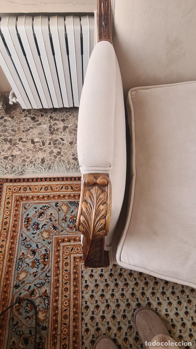 Antig&uuml;edades: Sof&aacute; y 2 Sillones Nogal Labrado - Foto 3