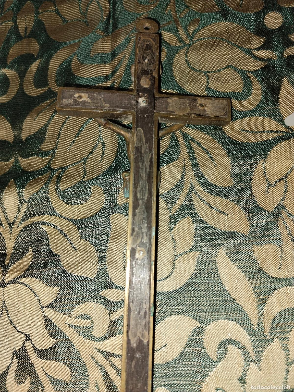 Antig&uuml;edades: CRUCIFIJO ANTIGUO EN MADERA Y BRONCE - Foto 2
