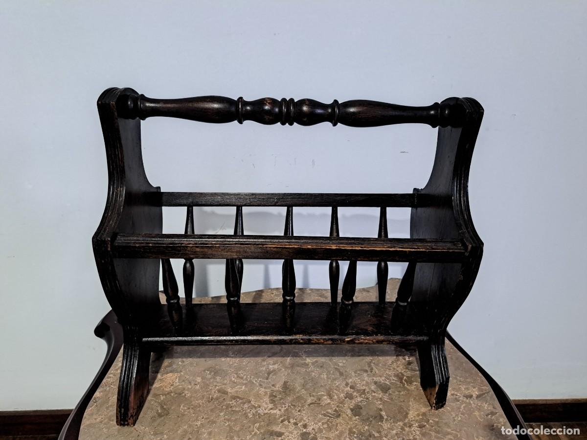 Antig&uuml;edades: REVISTERO ANTIGUO DE MADERA - Foto 1