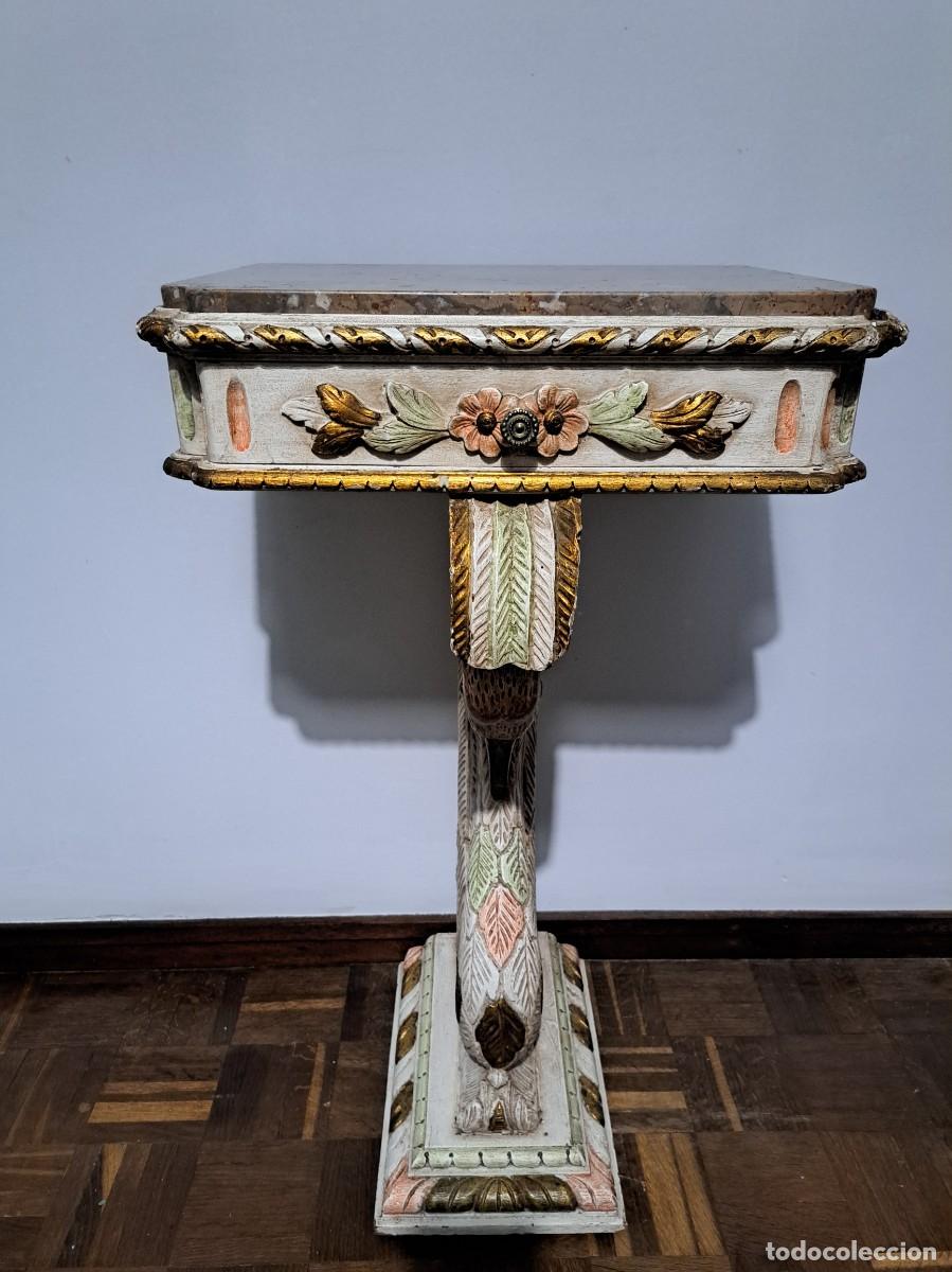 Antig&uuml;edades: MESA AUXILIAR DE MADERA Y M&Aacute;RMOL - CISNE - Foto 3