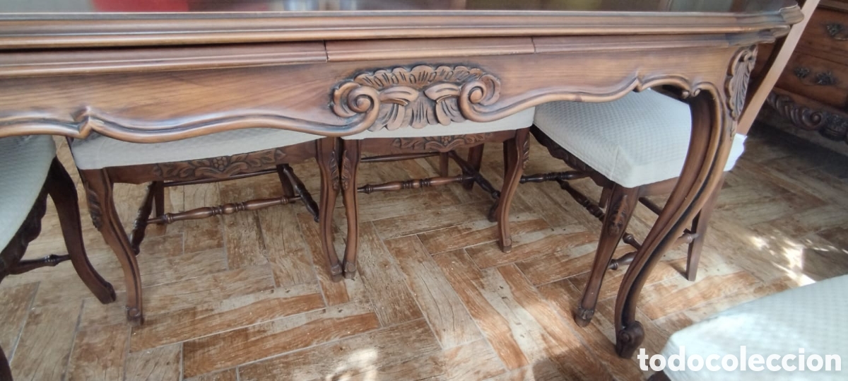 Antig&uuml;edades: Conjunto mesa madera y 6 sillas talladas - Foto 1