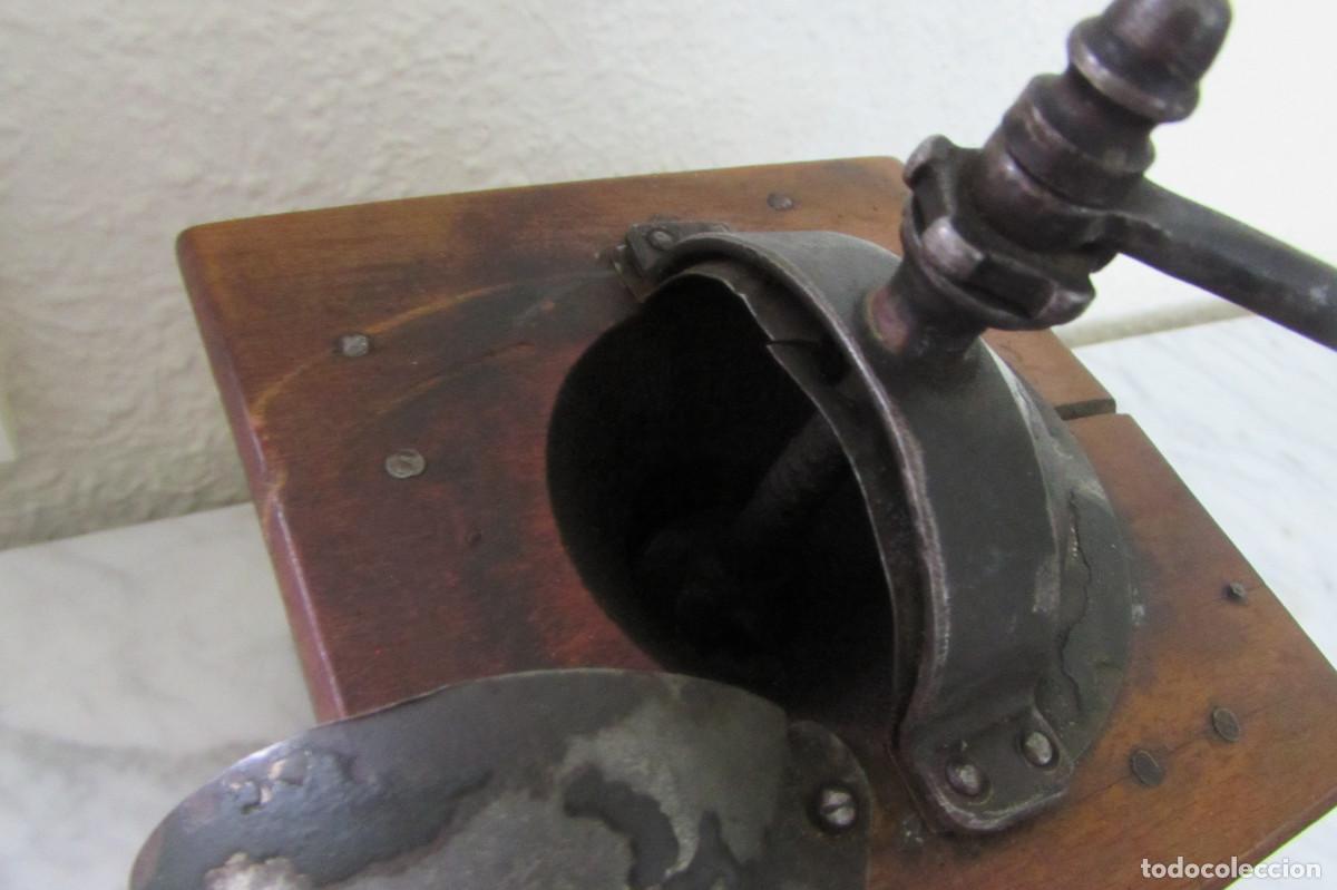 Antig&uuml;edades: Antiguo molinillo de caf&eacute; marca Mutzig-Framont - Foto 3