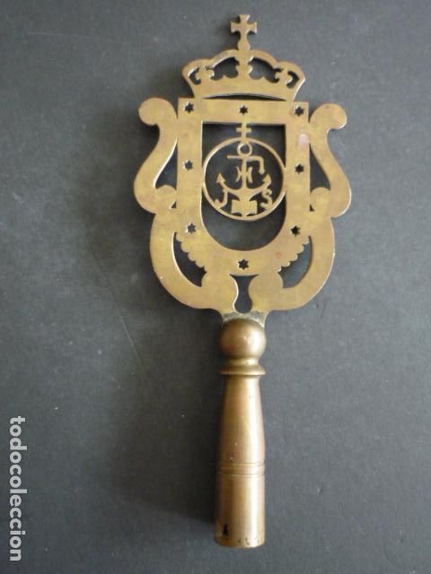 Antig&uuml;edades: REMATE DE VARAL DE COFRADIA EN BRONCE 22 CM - Foto 1