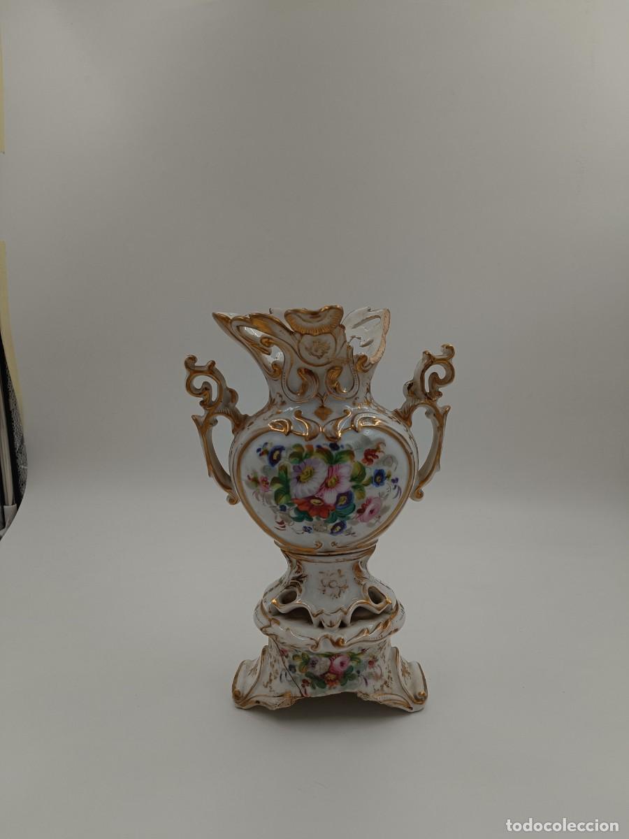 Antig&uuml;edades: JARR&Oacute;N DE ALTAR DE PORCELANA - Foto 1