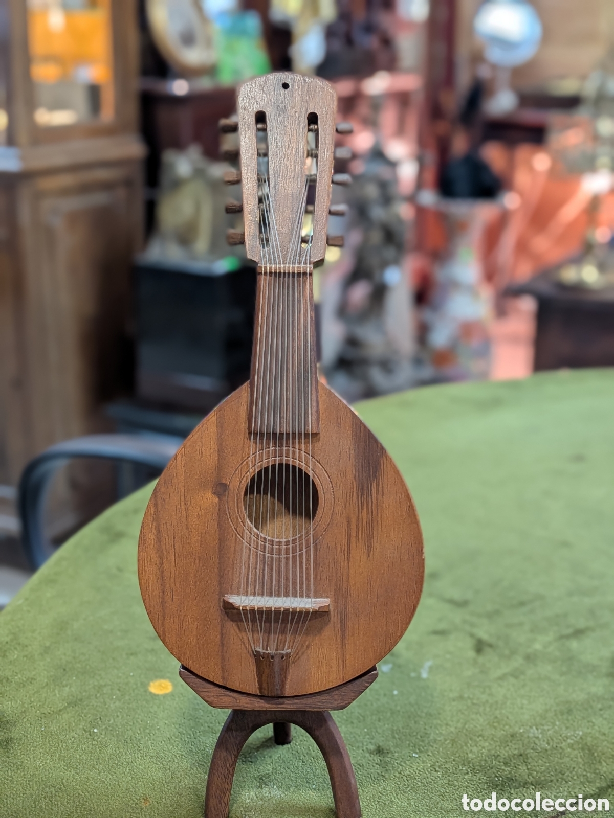 Antig&uuml;edades: Mandolina, talla en madera, miniatura. REF-415/3 - Foto 1