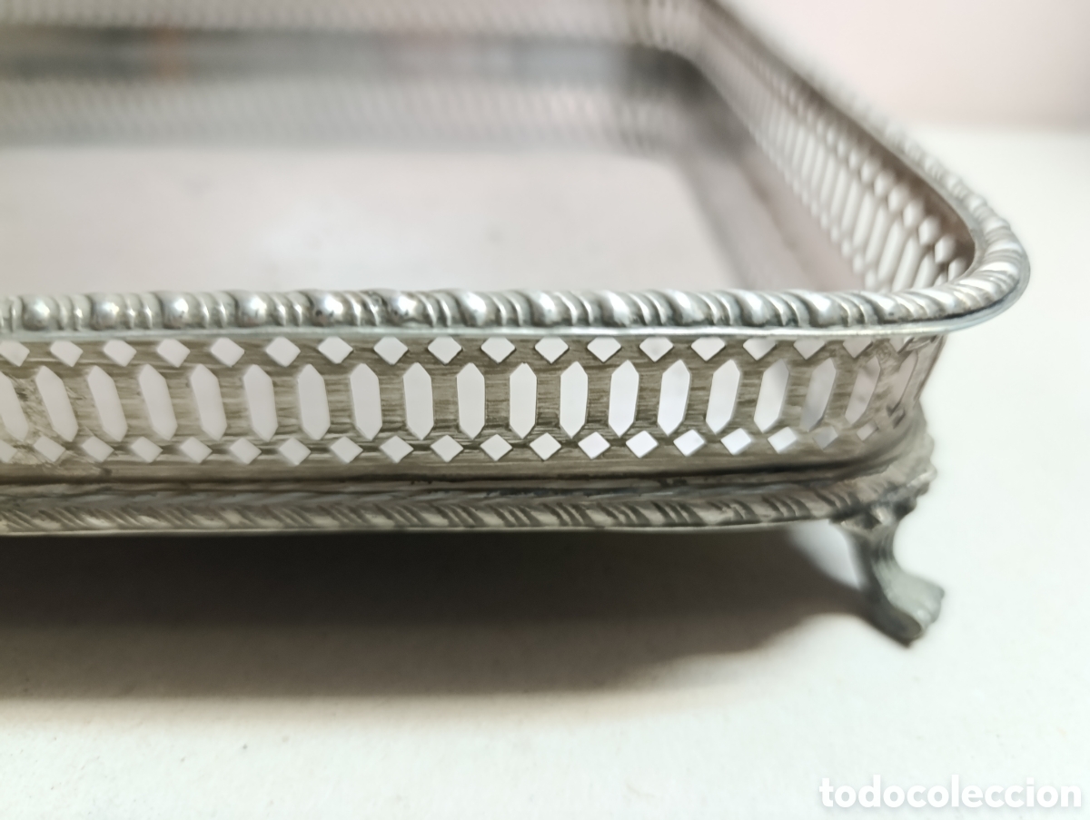 Antig&uuml;edades: BANDEJA DE PLATA PUNZONADA. RECTANGULAR CON BARANDILLA Y 4 PATAS EN FORMA DE GARRA. - Foto 5