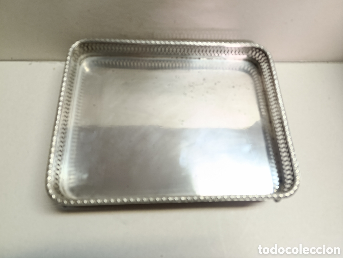 Antig&uuml;edades: BANDEJA DE PLATA PUNZONADA. RECTANGULAR CON BARANDILLA Y 4 PATAS EN FORMA DE GARRA. - Foto 6