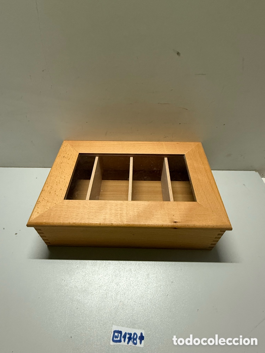 Antig&uuml;edades: Caja de madera con tapa de cristal - Foto 2