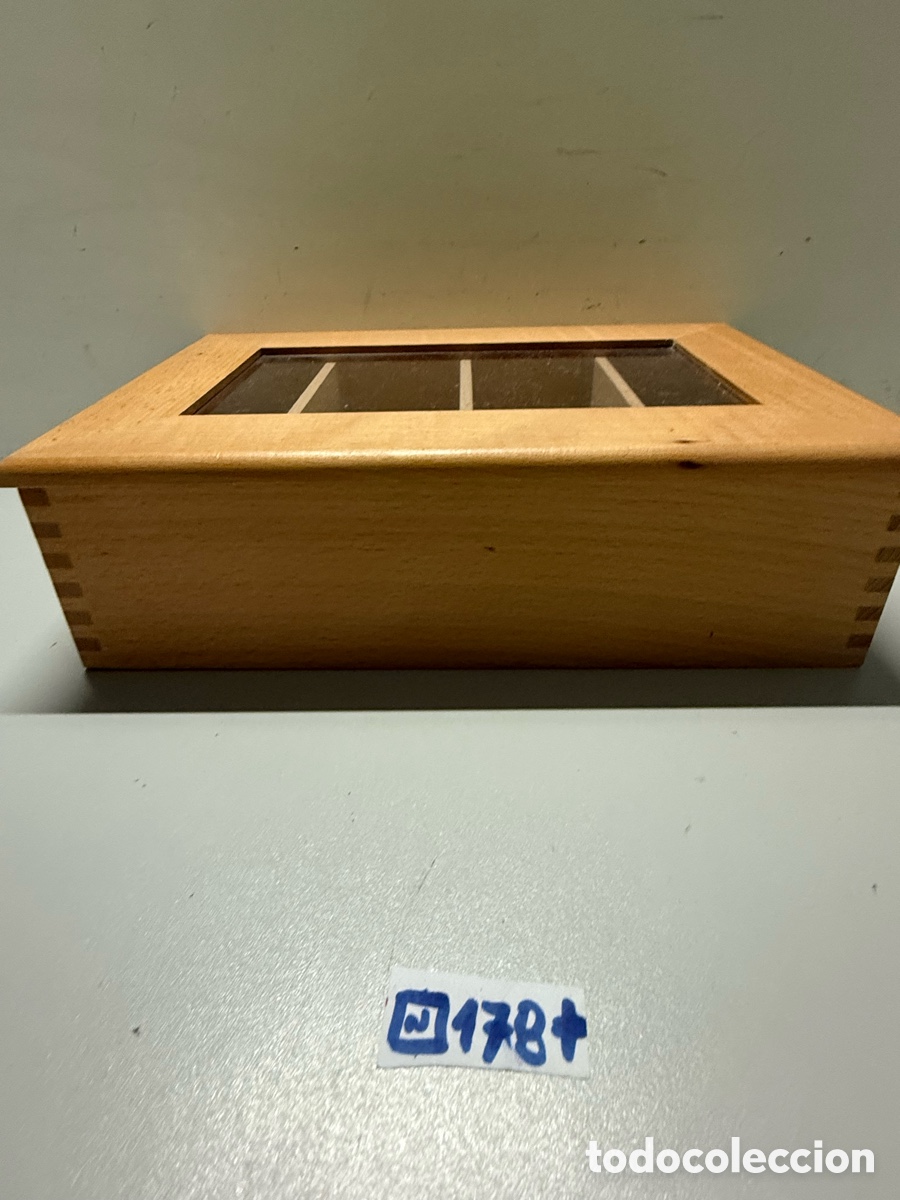 Antig&uuml;edades: Caja de madera con tapa de cristal - Foto 3