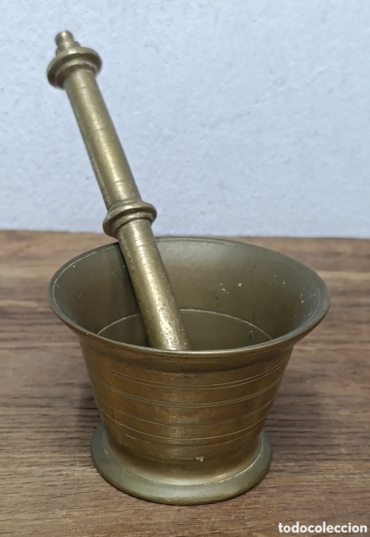 Antig&uuml;edades: ANTIGUO ALMIREZ DE BRONCE CON SU MAZA ORIGINAL - Foto 1