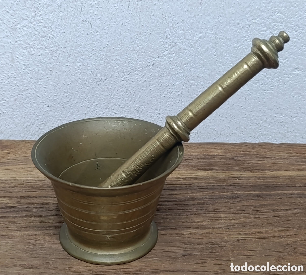 Antig&uuml;edades: ANTIGUO ALMIREZ DE BRONCE CON SU MAZA ORIGINAL - Foto 2