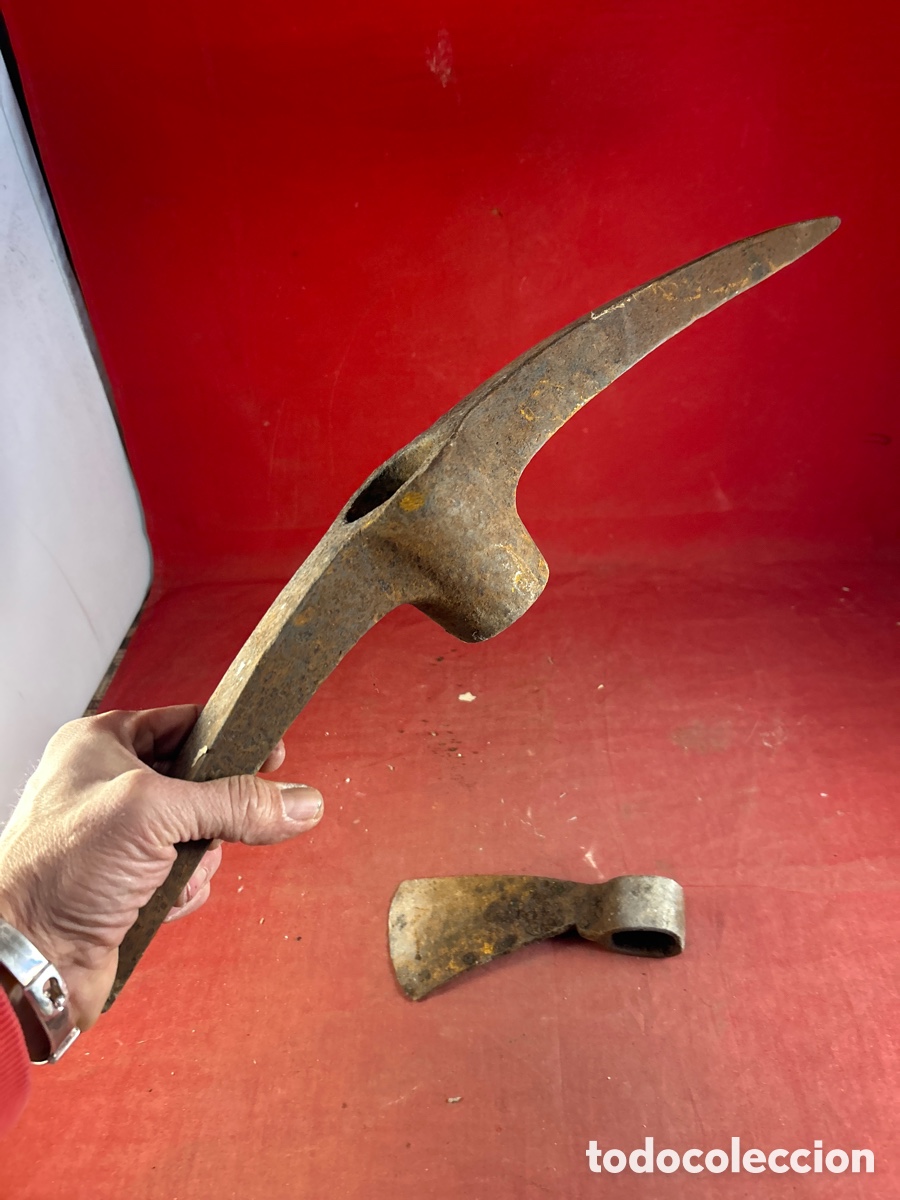 Antig&uuml;edades: HERRAMIENTAS ANTIGUAS PICO Y HACHA - Foto 2
