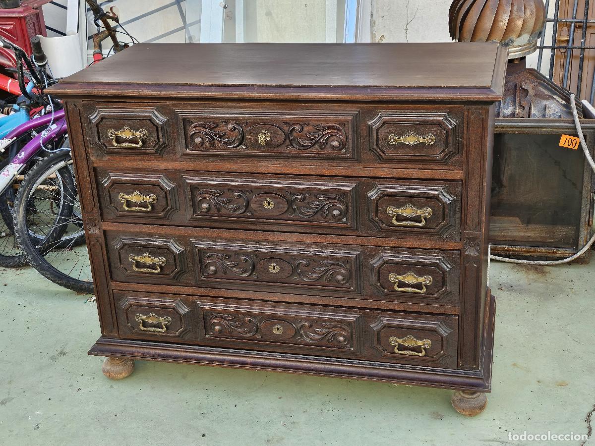 Antig&uuml;edades: comoda de madera antigua - Foto 1