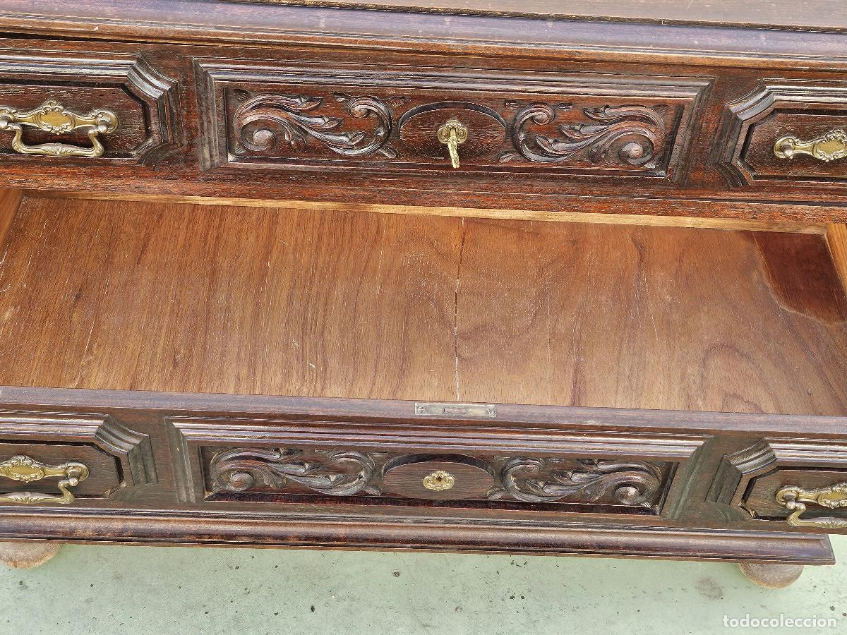 Antig&uuml;edades: comoda de madera antigua - Foto 7