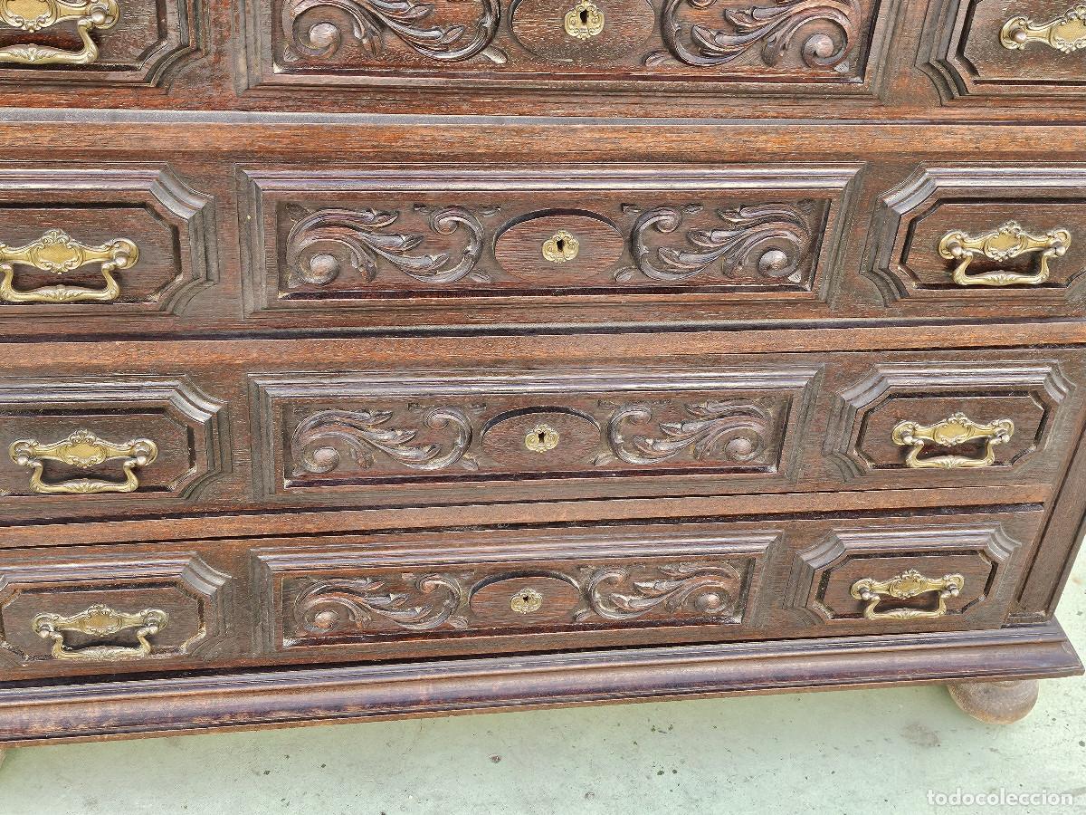 Antig&uuml;edades: comoda de madera antigua - Foto 9