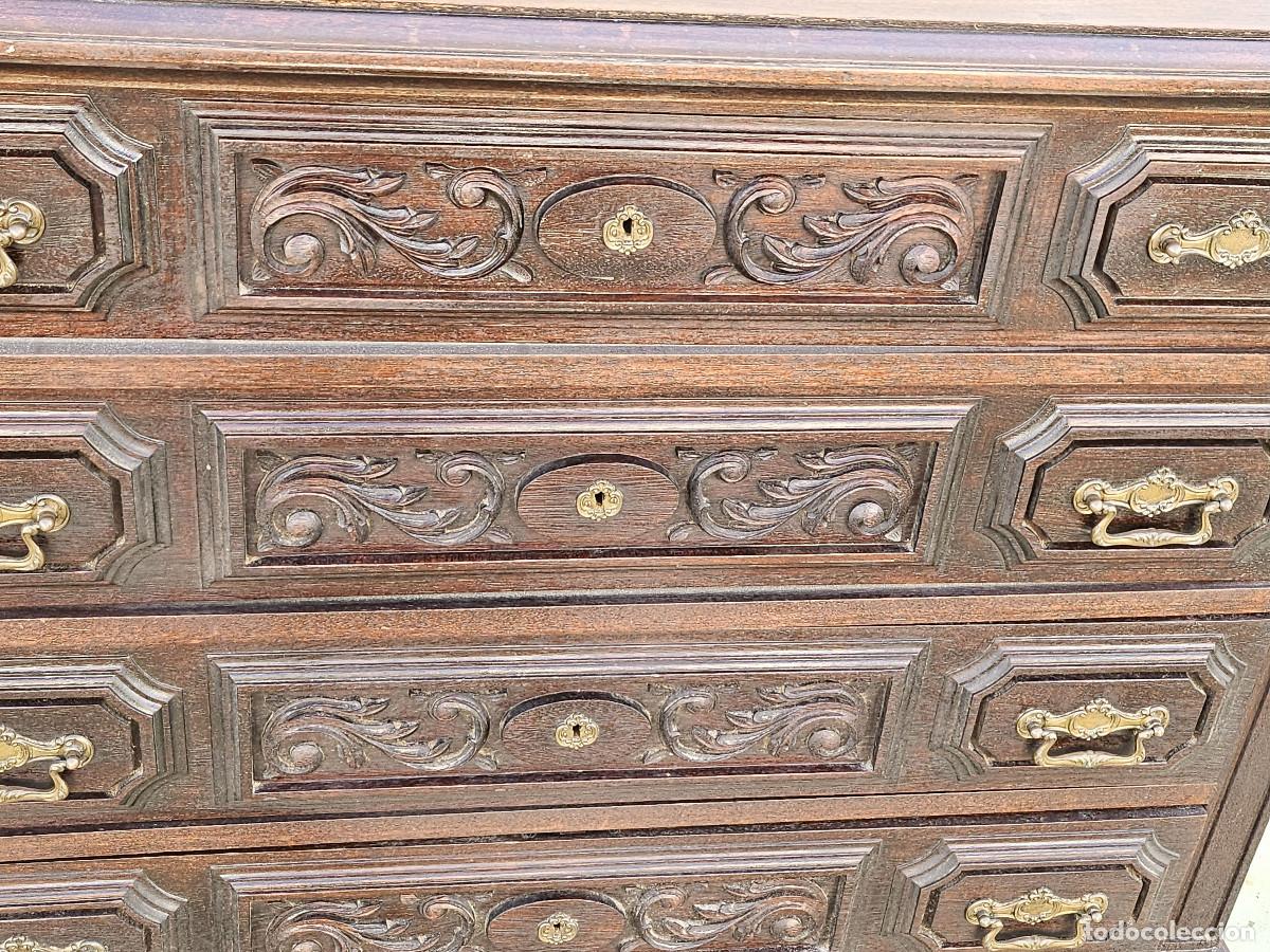 Antig&uuml;edades: comoda de madera antigua - Foto 10