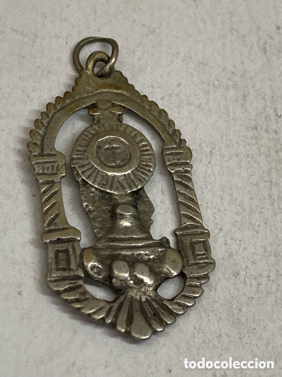Antig&uuml;edades: Medalla de plata religiosa C502 - Foto 2