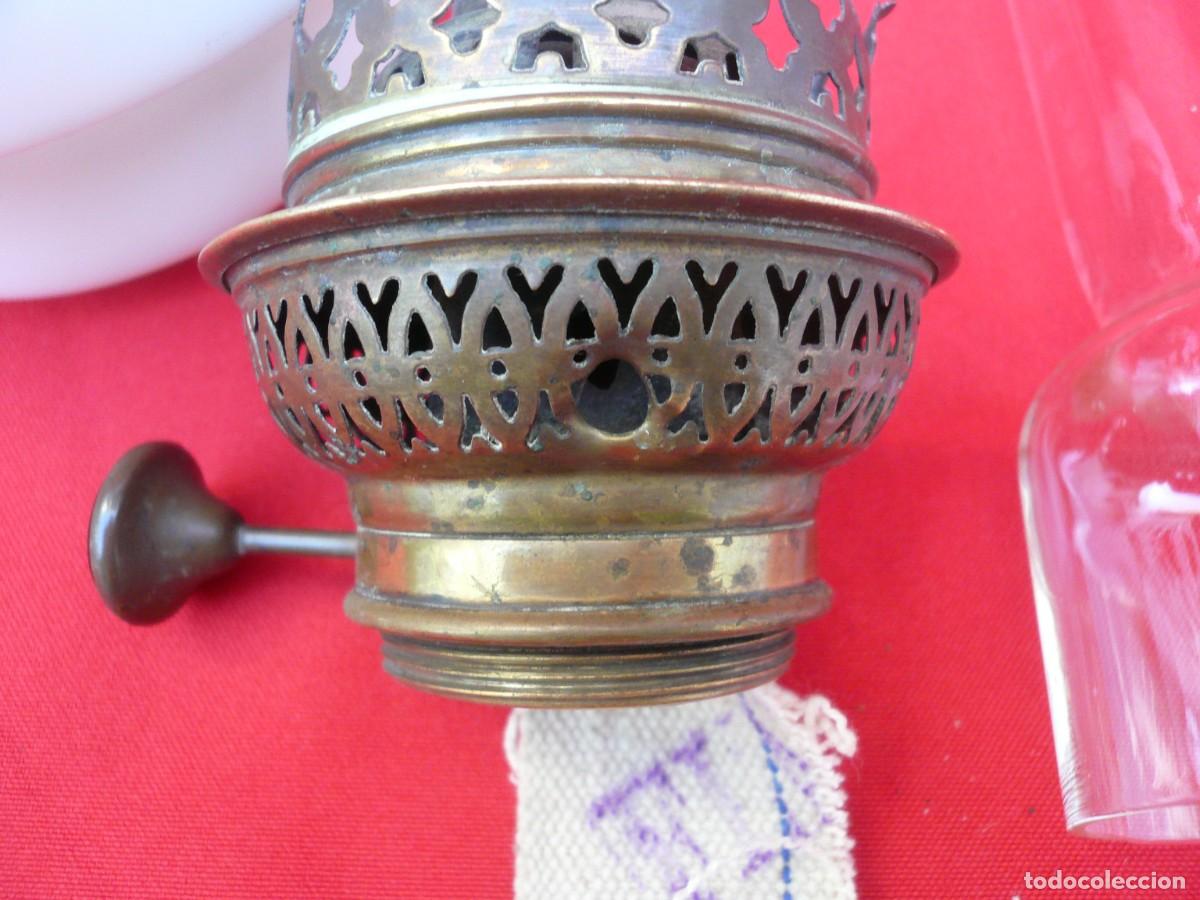 Antig&uuml;edades: ANTIGUO QUINQU&Eacute; DE OPALINA BLANCA. FRANCIA - Foto 10