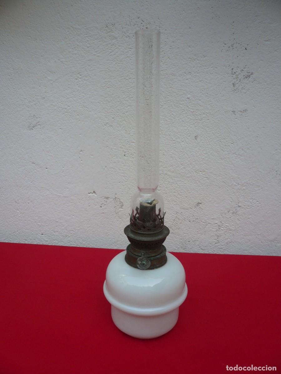 Antig&uuml;edades: ANTIGUO QUINQU&Eacute; DE OPALINA BLANCA. FRANCIA - Foto 3