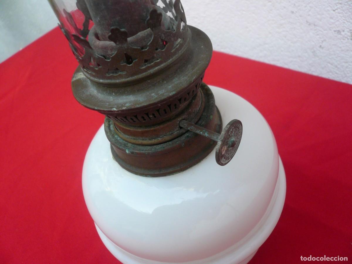 Antig&uuml;edades: ANTIGUO QUINQU&Eacute; DE OPALINA BLANCA. FRANCIA - Foto 4