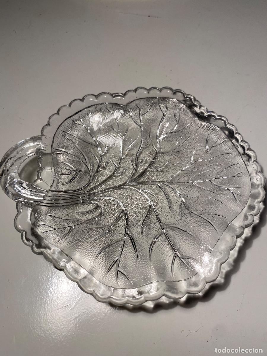 Antig&uuml;edades: Plato de cristal con forma de hoja - Foto 2