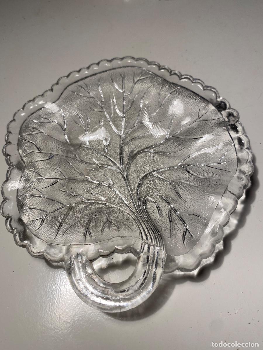 Antig&uuml;edades: Plato de cristal con forma de hoja - Foto 3