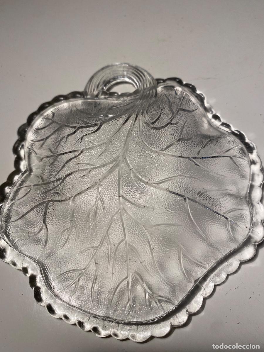 Antig&uuml;edades: Plato de cristal con forma de hoja - Foto 4