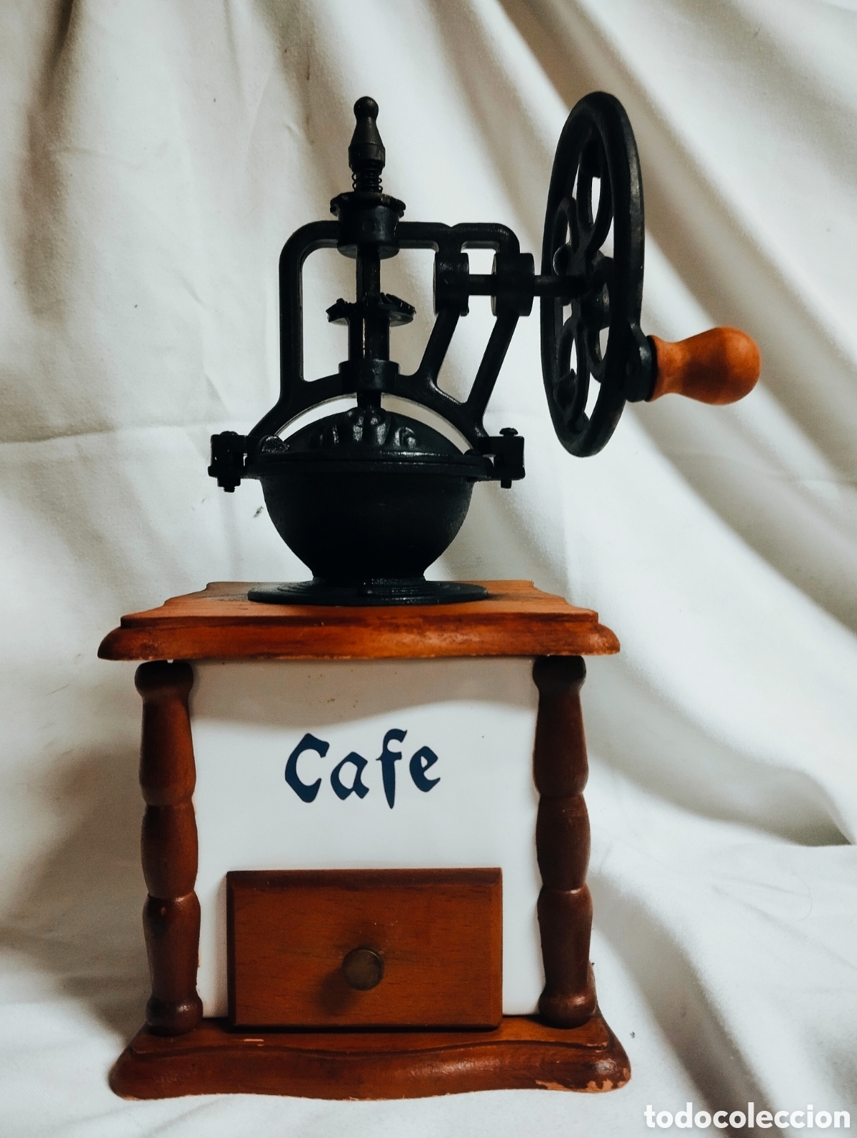 Antig&uuml;edades: ANTIGUO MOLINILLO DE CAFE