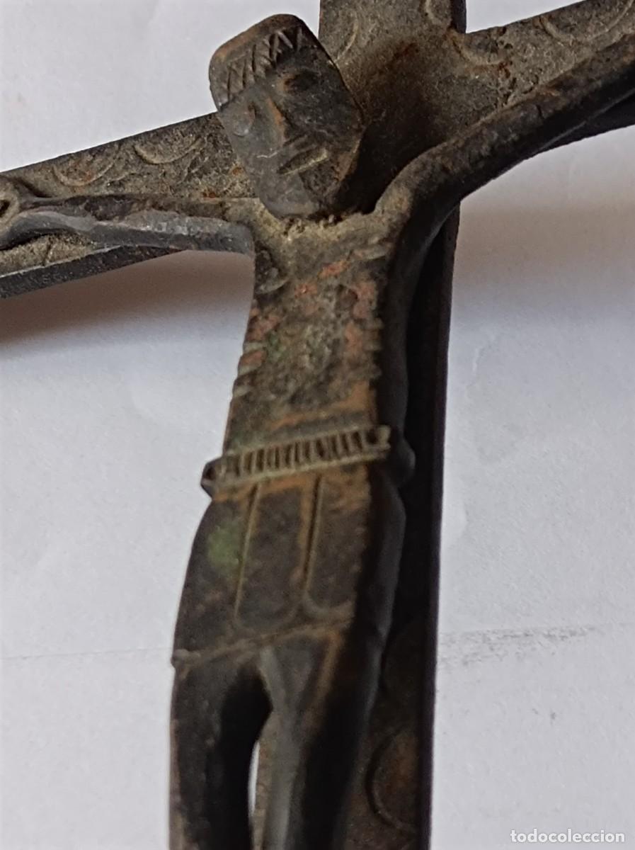Antig&uuml;edades: CRUCIFIJO DE HIERRO CON RELIEVE Y FORMA - Foto 9