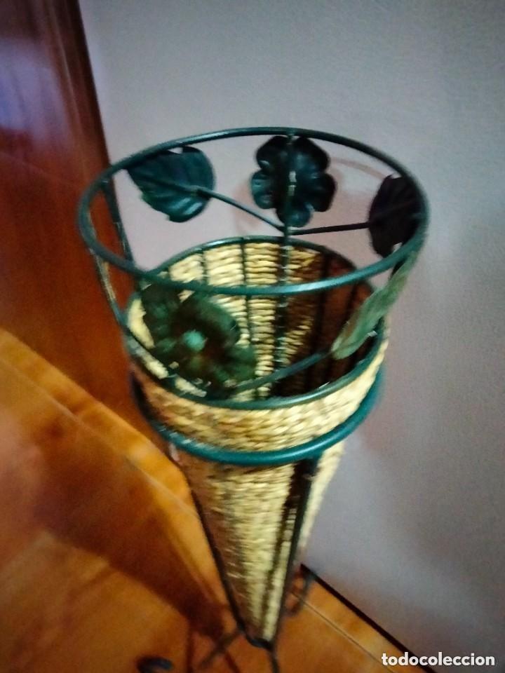 Antig&uuml;edades: bonito florero rustico de 62 cm - Foto 2