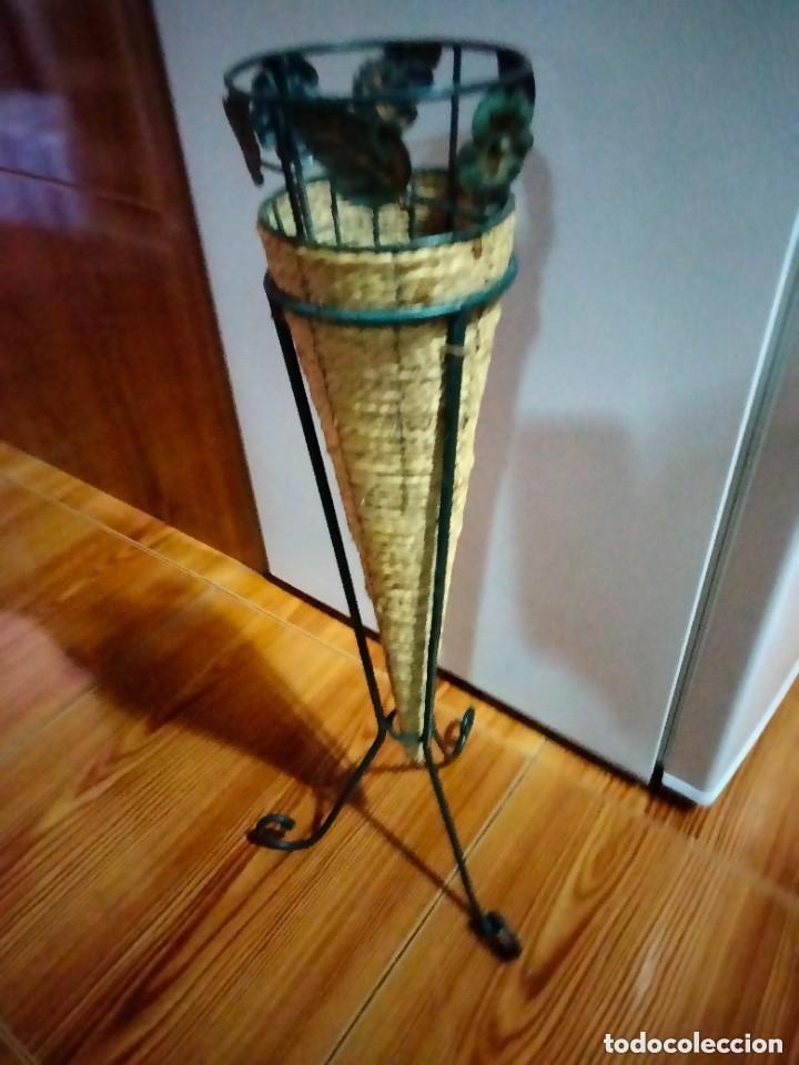 Antig&uuml;edades: bonito florero rustico de 62 cm - Foto 3