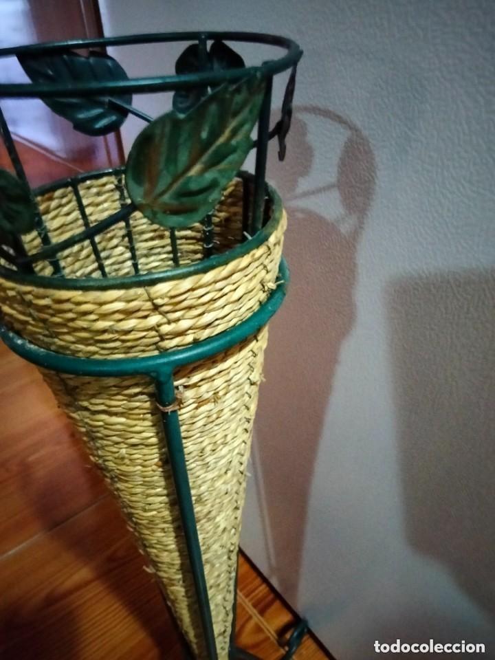 Antig&uuml;edades: bonito florero rustico de 62 cm - Foto 9