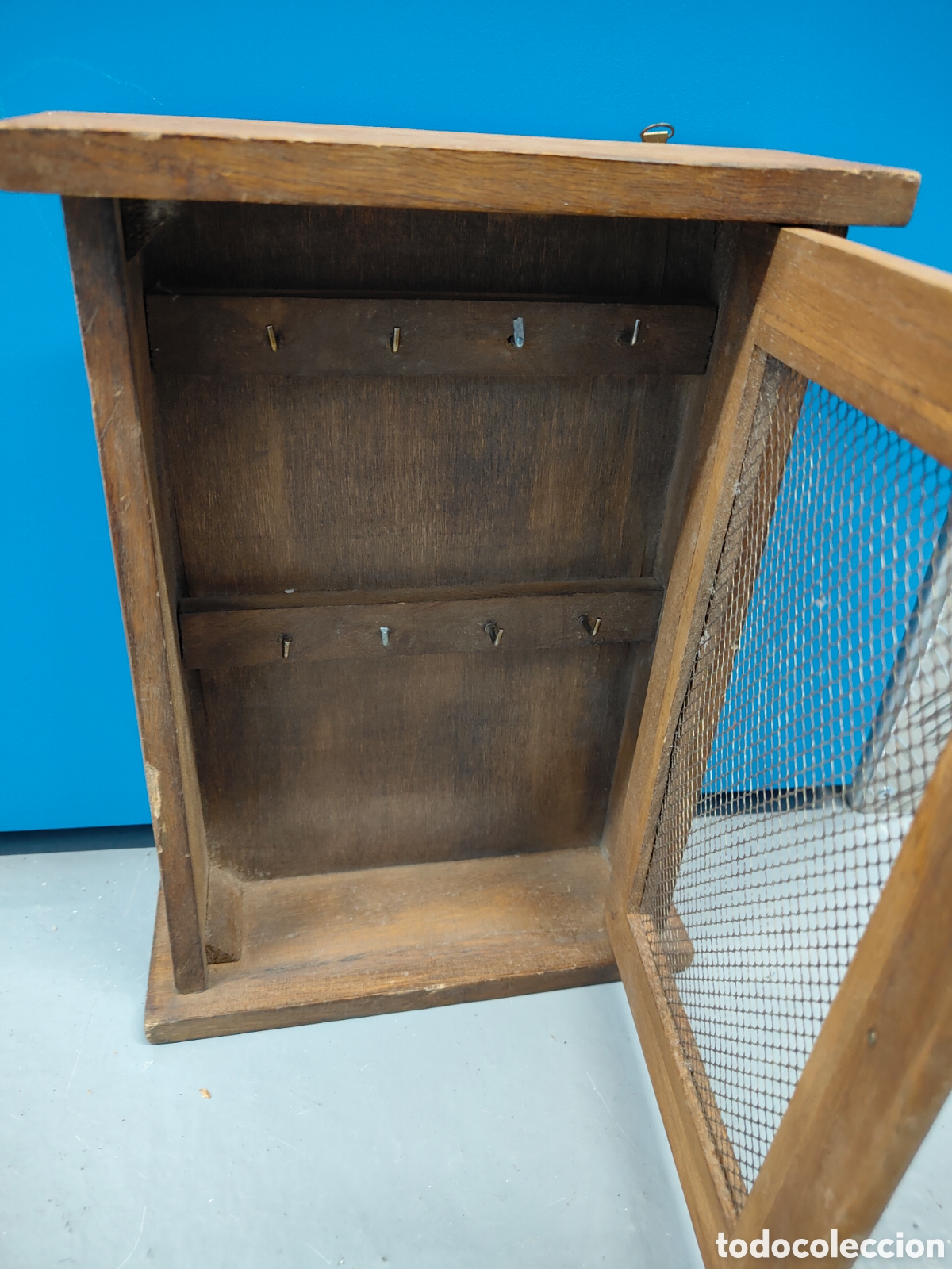 Antig&uuml;edades: Armario madera para llaves - Foto 2