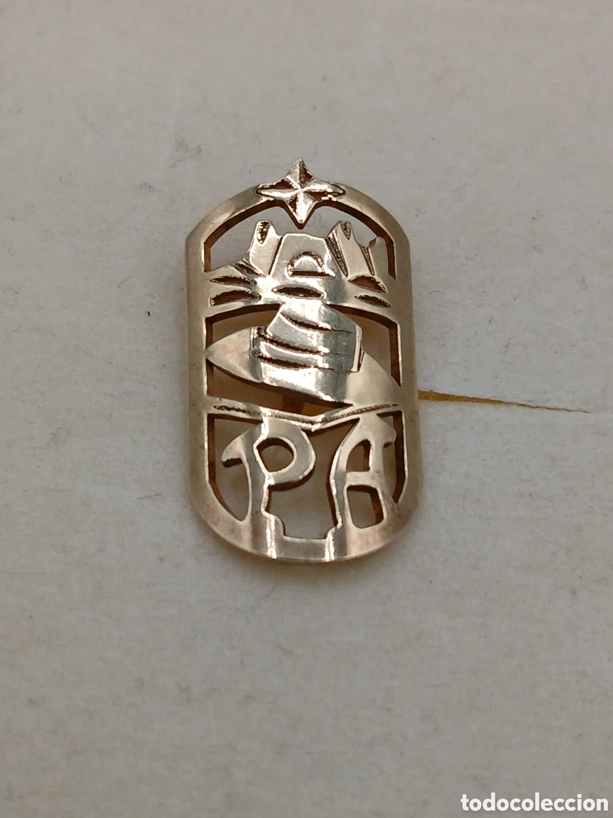 Antig&uuml;edades: Pin de solapa plata chapado oro - Foto 1